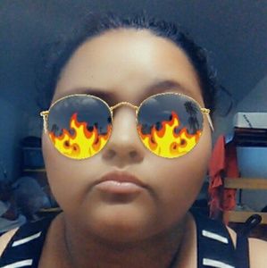 Meet your Posher, Hazel